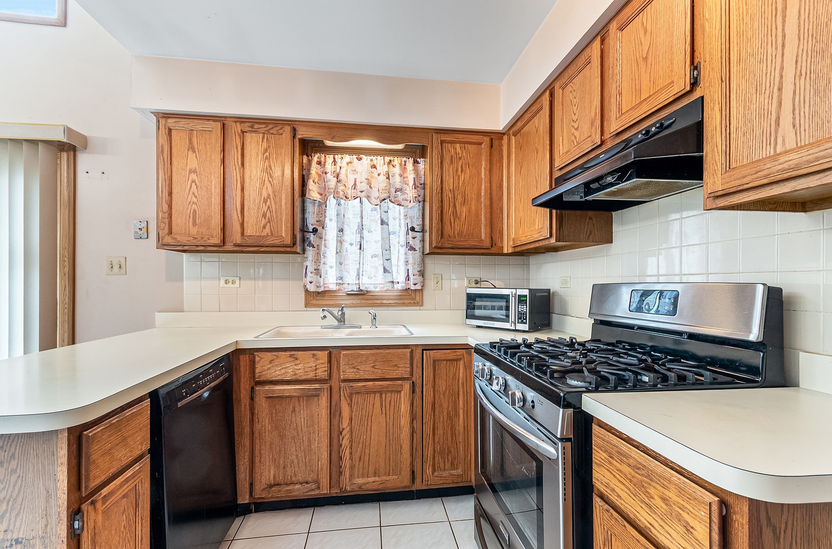 891 Young Street, Lemont, IL 60439 891 Young Street, Lemont, IL 60439