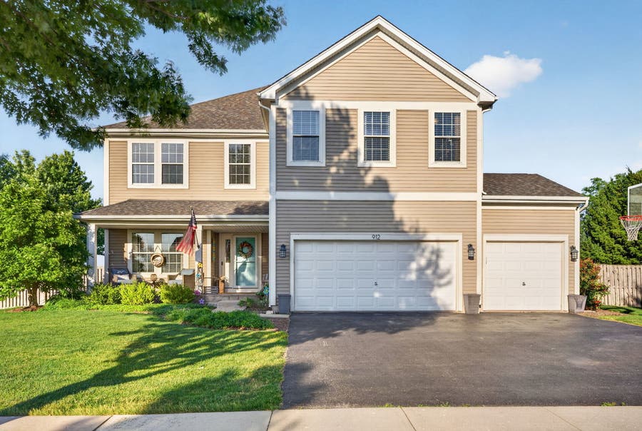 Property photo for 912 Hudson Drive, Joliet, IL