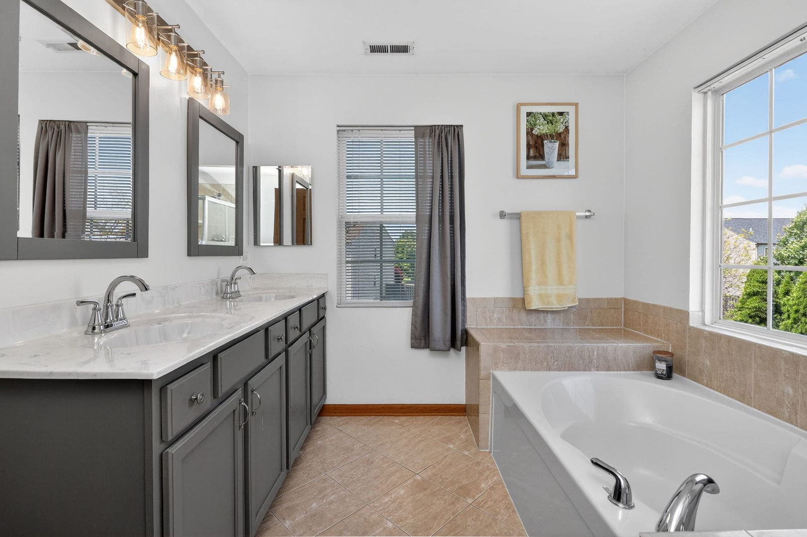 395 S Palmer Drive, Bolingbrook, IL 60490