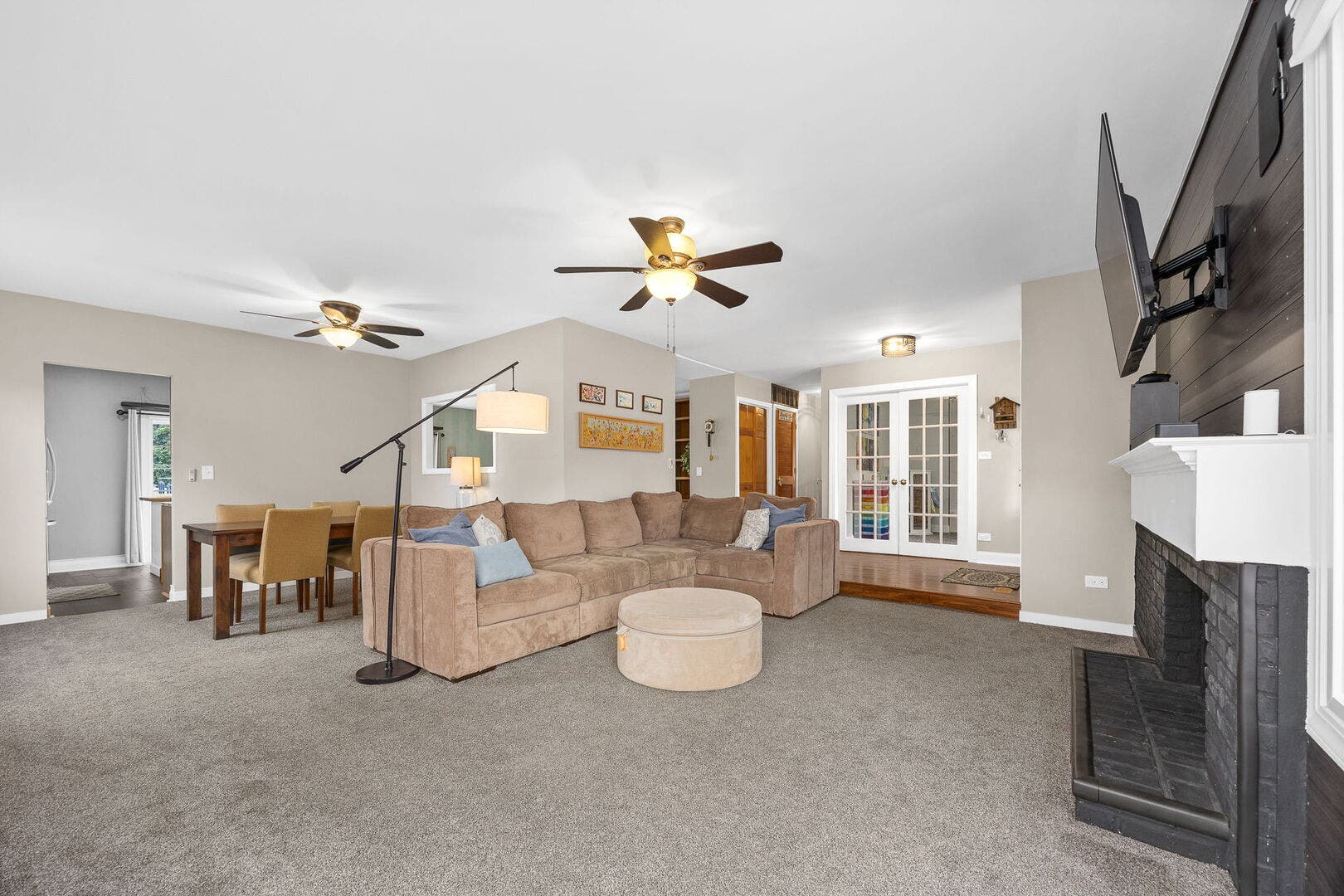 230 Plymouth Lane, Bolingbrook, IL 60440 230 Plymouth Lane, Bolingbrook, IL 60440