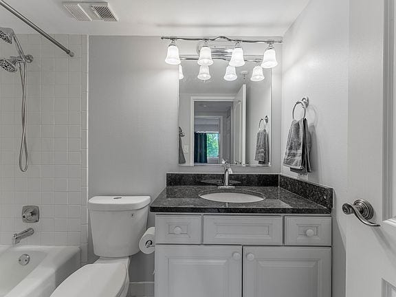 1450 Plymouth Lane, #501, Elgin, IL 60123 1450 Plymouth Lane, #501, Elgin, IL 60123