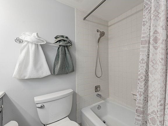 1450 Plymouth Lane, #501, Elgin, IL 60123 1450 Plymouth Lane, #501, Elgin, IL 60123