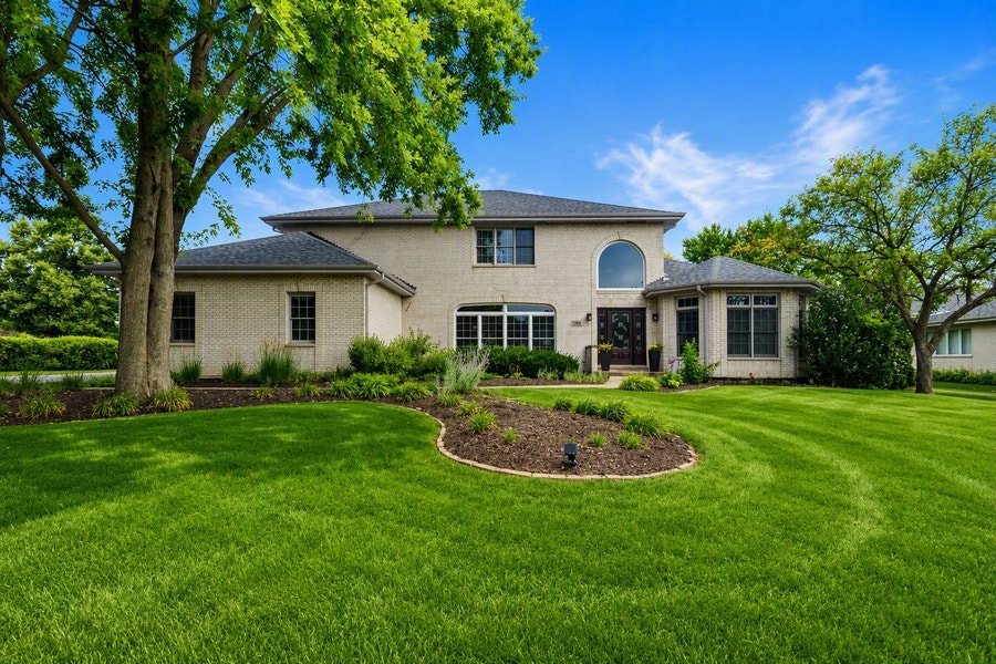 Property photo for 12915 Silver Fox Drive, Lemont, IL