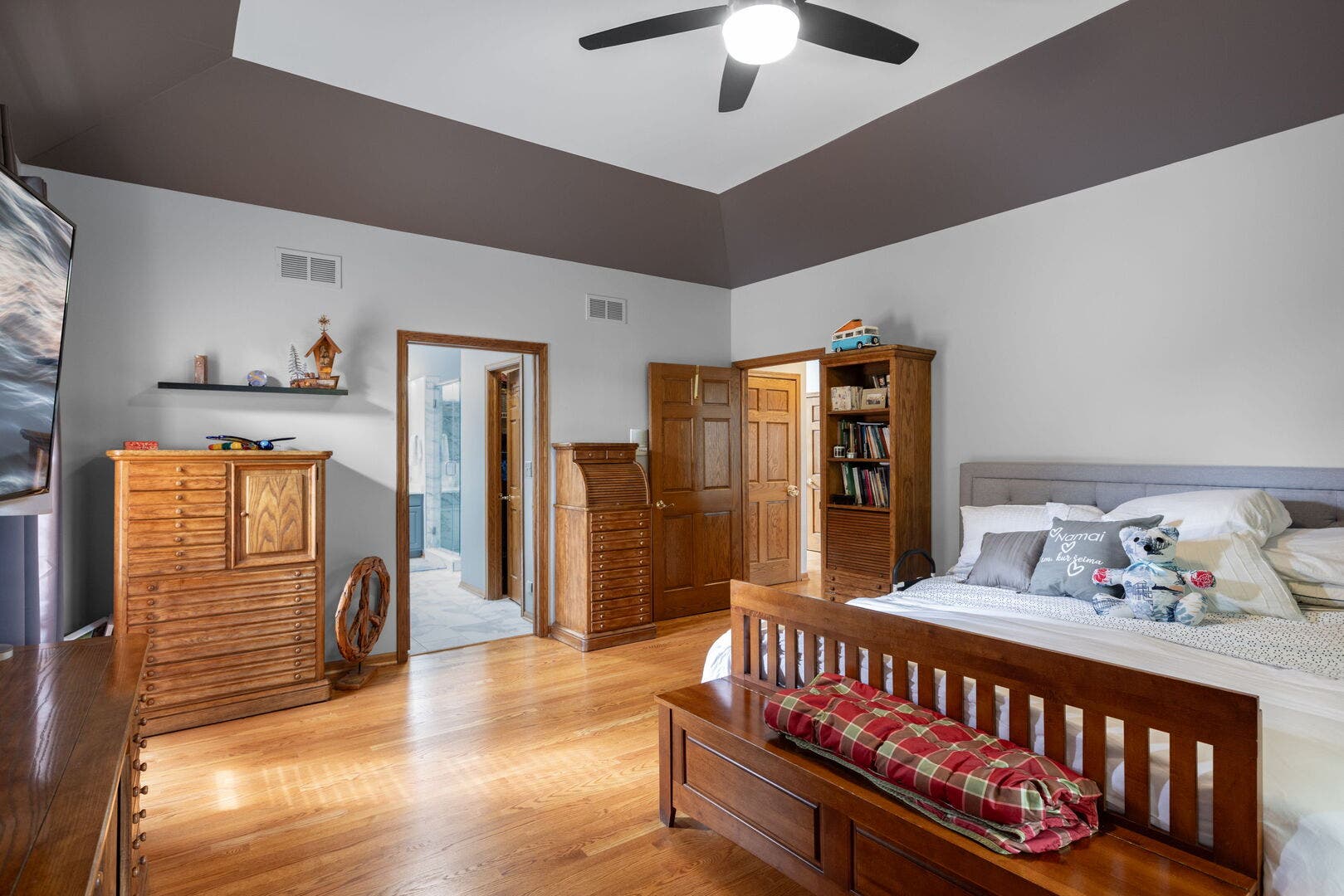 12915 Silver Fox Drive, Lemont, IL 60439 Primary Bedroom