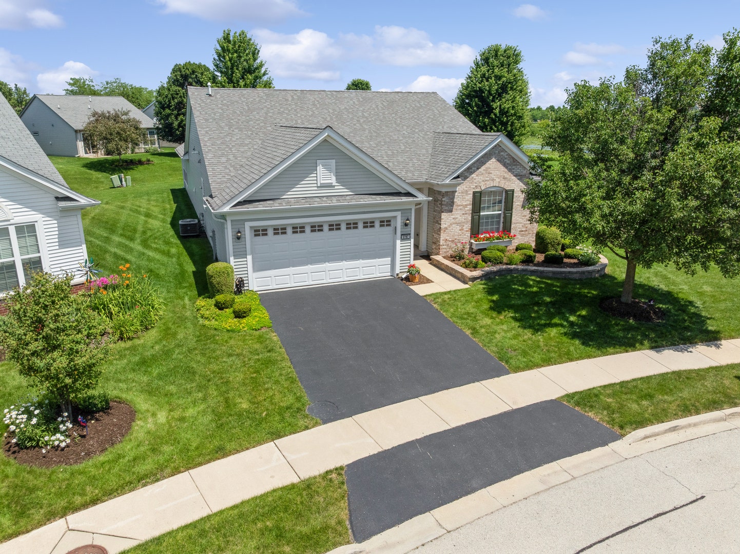 2787 Beacon Point Circle, Elgin, IL 60124 2787 Beacon Point Circle, Elgin, IL 60124