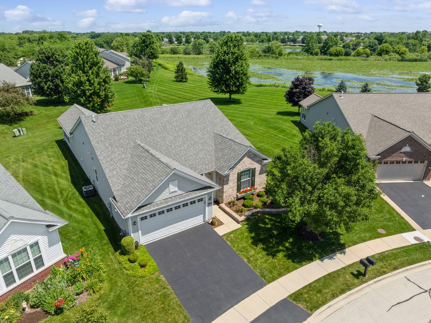 2787 Beacon Point Circle, Elgin, IL 60124 2787 Beacon Point Circle, Elgin, IL 60124