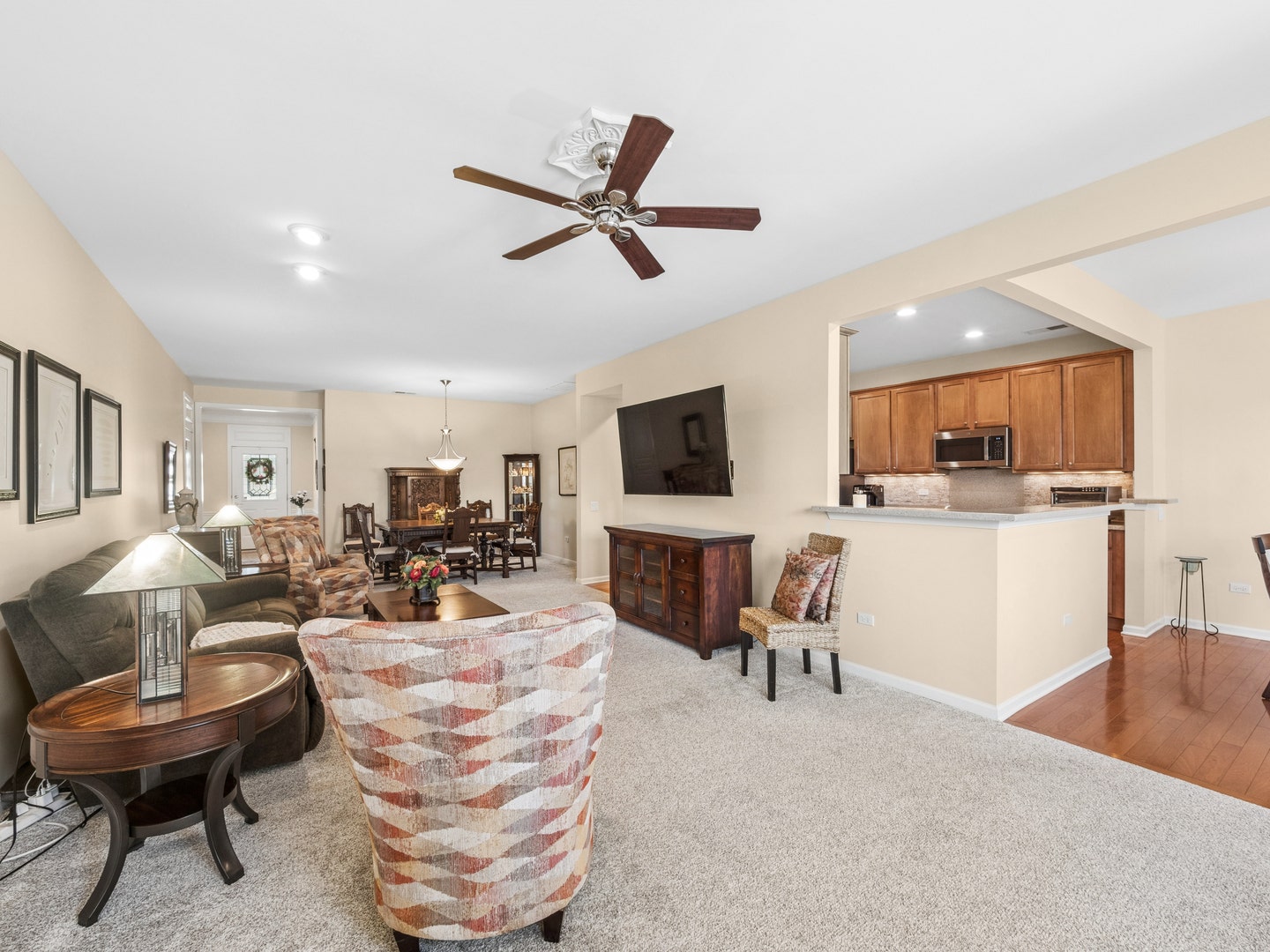 2787 Beacon Point Circle, Elgin, IL 60124 2787 Beacon Point Circle, Elgin, IL 60124