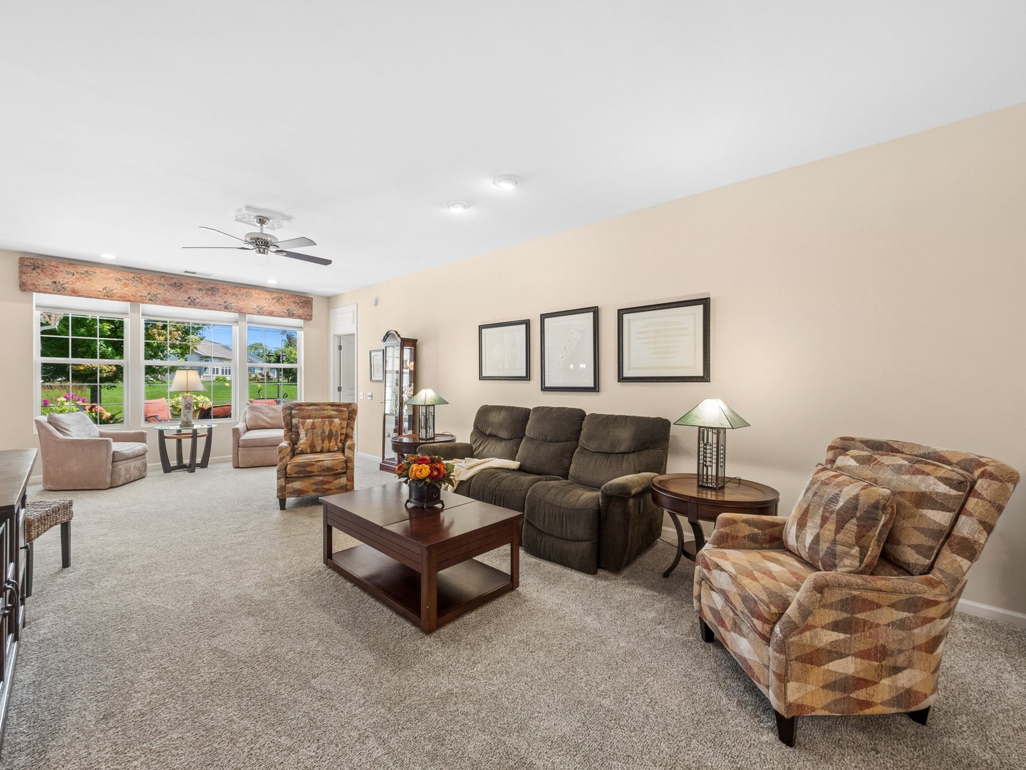 2787 Beacon Point Circle, Elgin, IL 60124 2787 Beacon Point Circle, Elgin, IL 60124