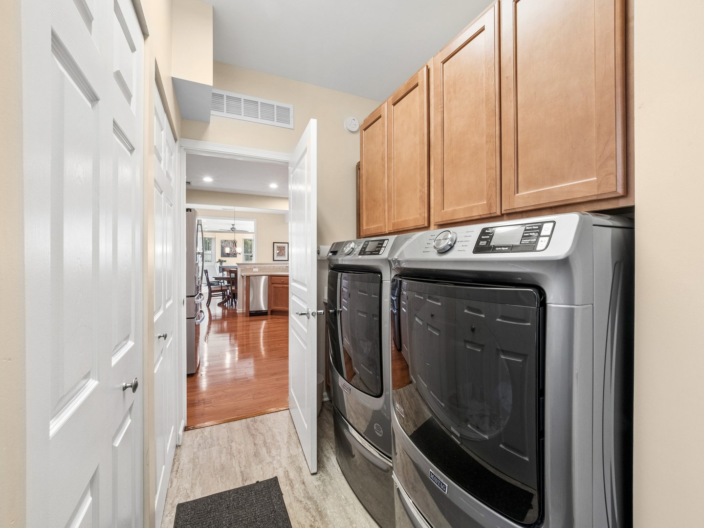 2787 Beacon Point Circle, Elgin, IL 60124 2787 Beacon Point Circle, Elgin, IL 60124