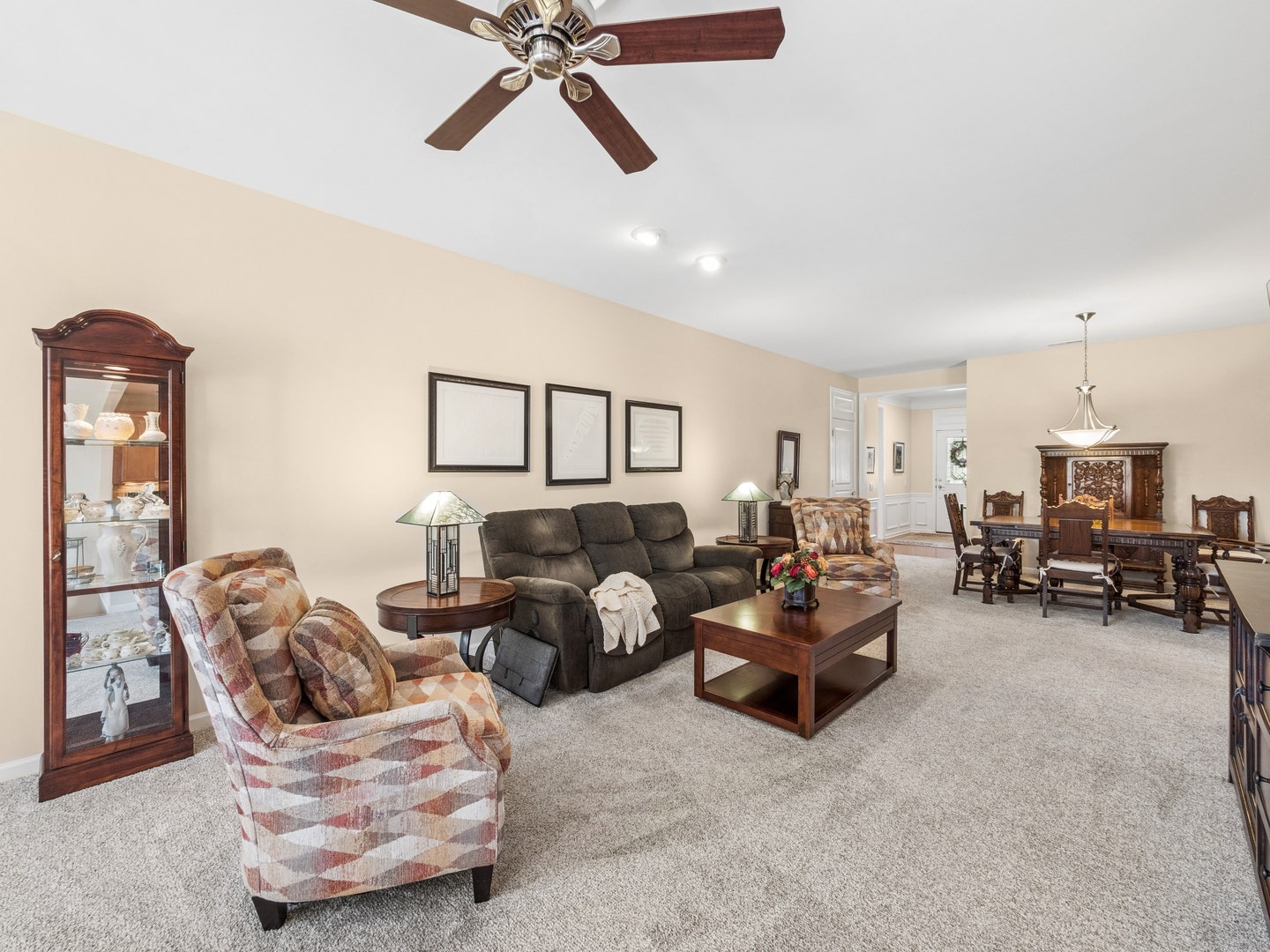 2787 Beacon Point Circle, Elgin, IL 60124 2787 Beacon Point Circle, Elgin, IL 60124