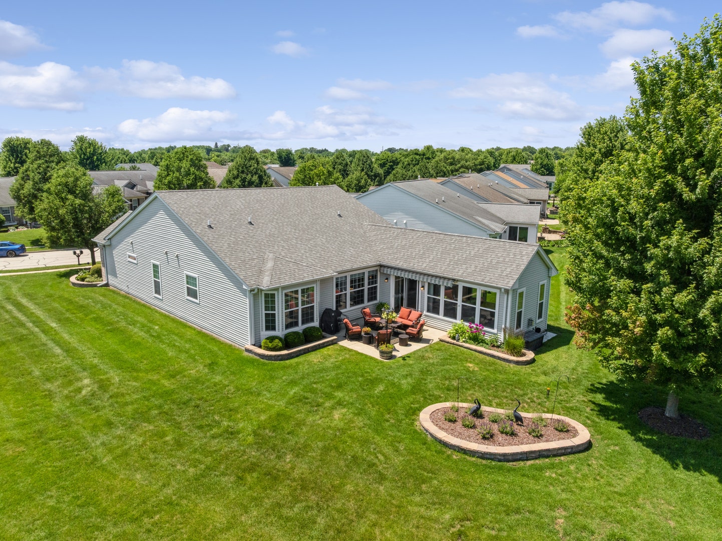 2787 Beacon Point Circle, Elgin, IL 60124 2787 Beacon Point Circle, Elgin, IL 60124