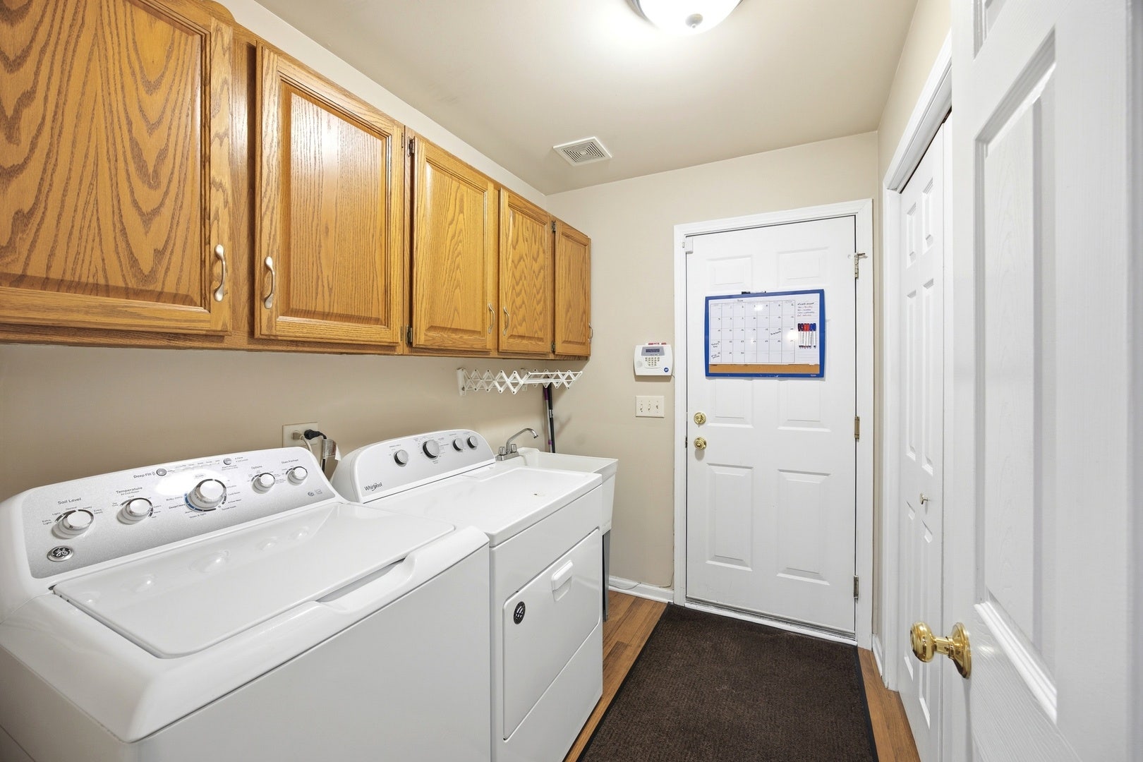 1447 Mackenzie Lane, Elgin, IL 60120 1447 Mackenzie Lane, Elgin, IL 60120