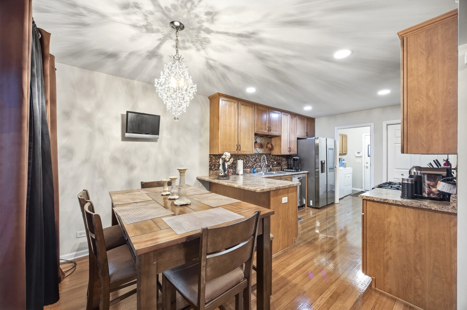 1447 Mackenzie Lane, Elgin, IL 60120 1447 Mackenzie Lane, Elgin, IL 60120