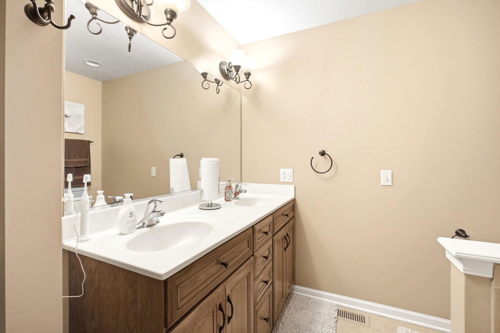 1447 Mackenzie Lane, Elgin, IL 60120 1447 Mackenzie Lane, Elgin, IL 60120