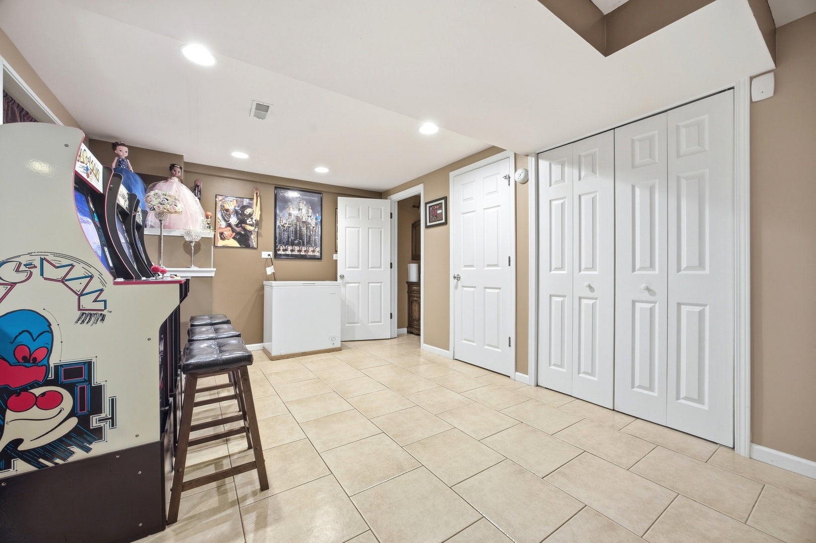 1447 Mackenzie Lane, Elgin, IL 60120 1447 Mackenzie Lane, Elgin, IL 60120
