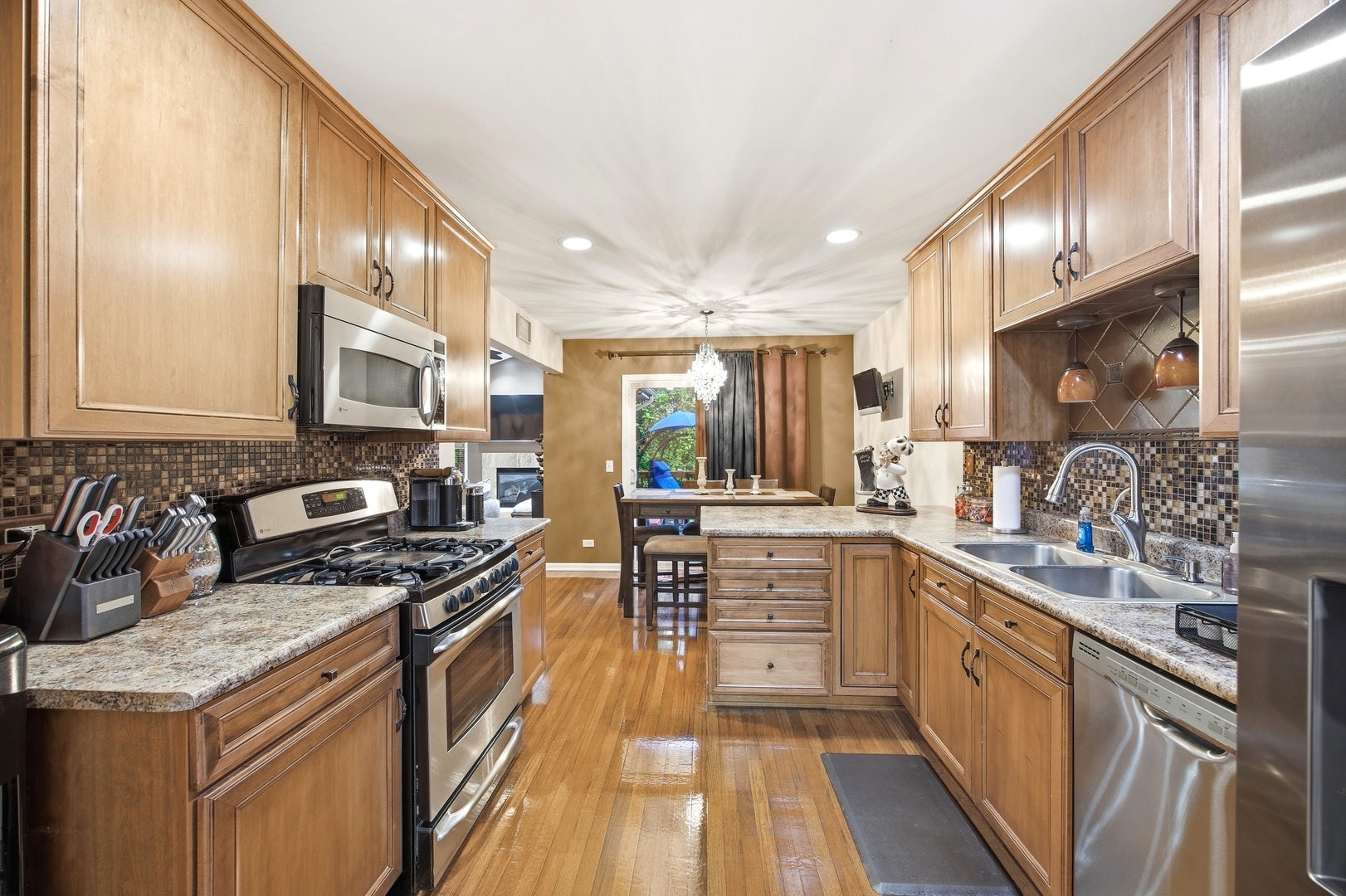 1447 Mackenzie Lane, Elgin, IL 60120 1447 Mackenzie Lane, Elgin, IL 60120
