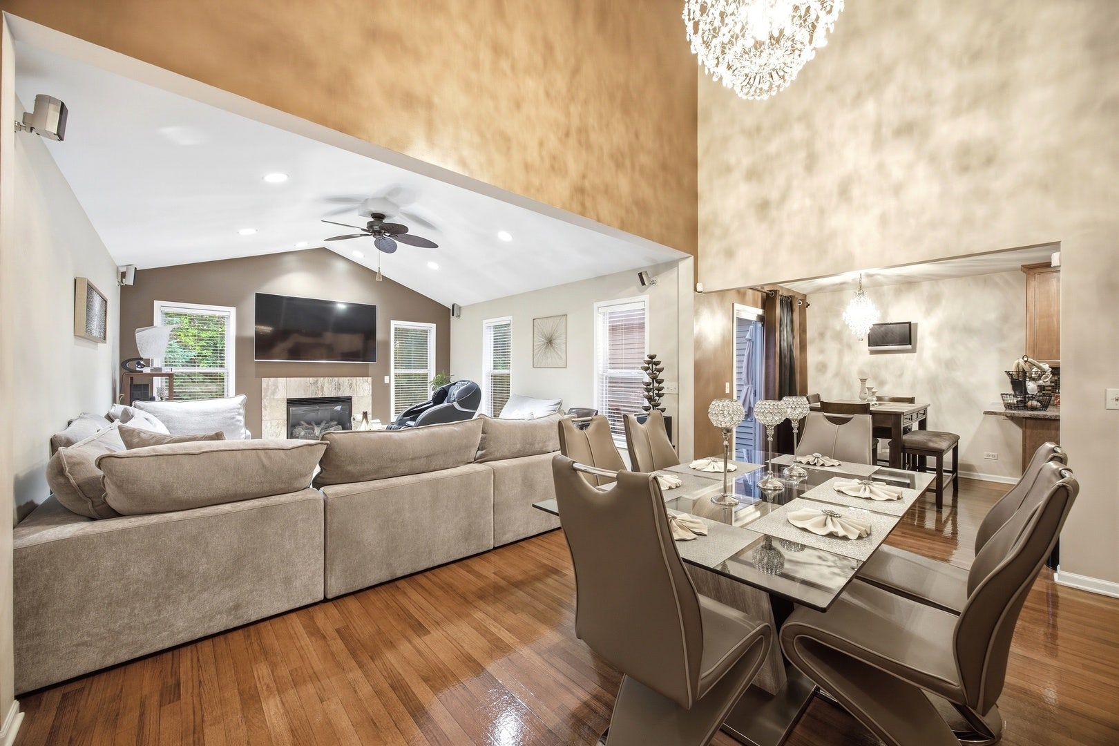 1447 Mackenzie Lane, Elgin, IL 60120 1447 Mackenzie Lane, Elgin, IL 60120