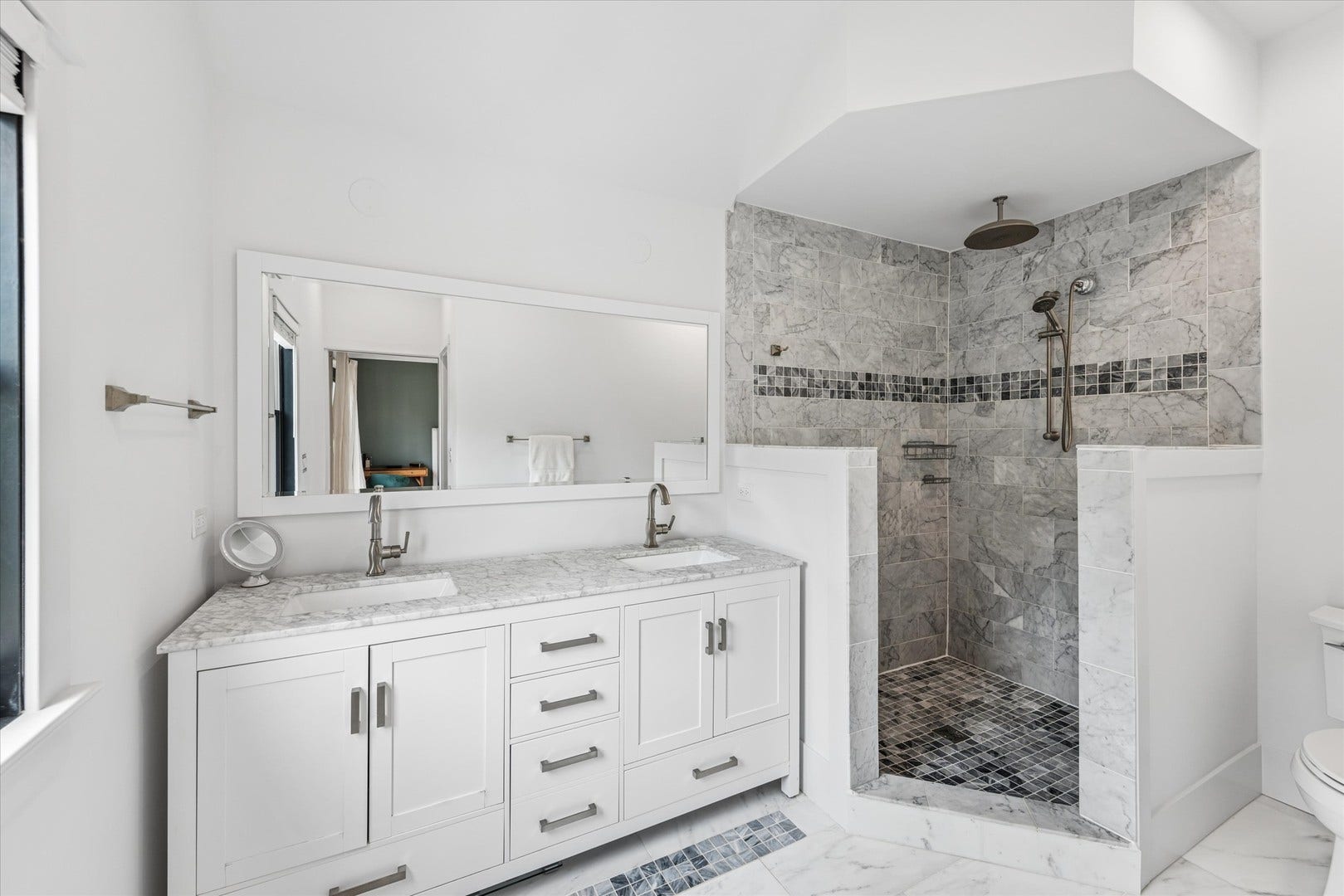 4712 Forest Avenue, Downers Grove, IL 60515 4712 Forest Avenue, Downers Grove, IL 60515