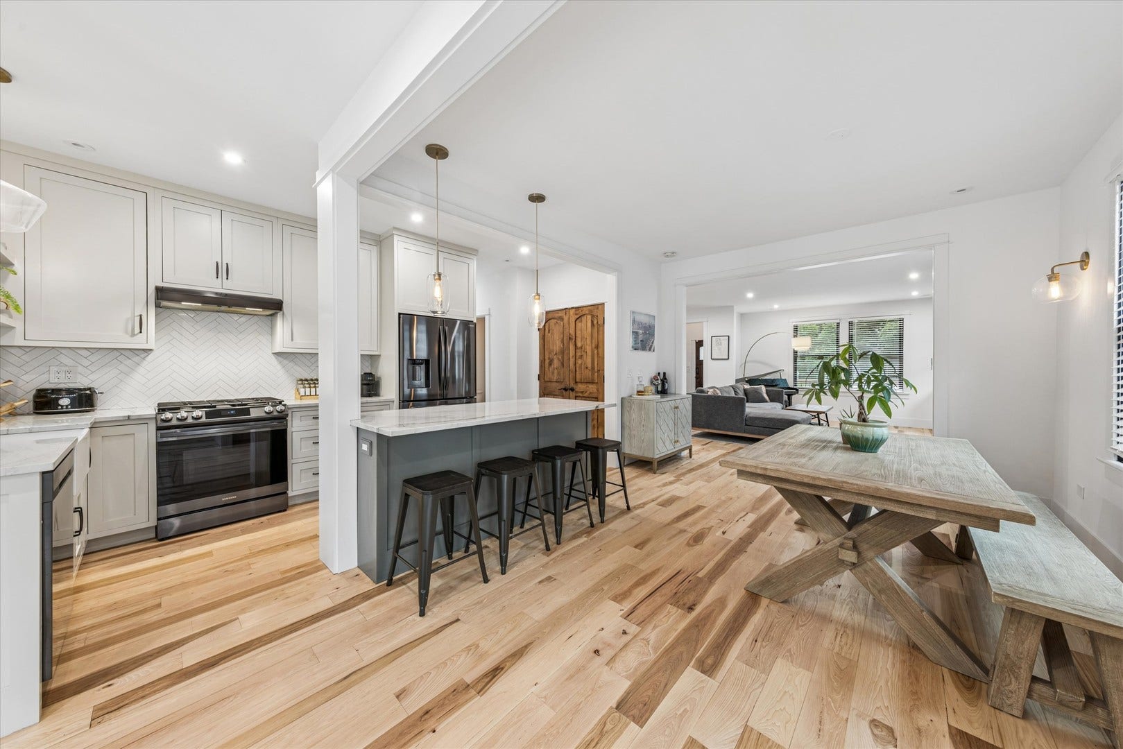 4712 Forest Avenue, Downers Grove, IL 60515 4712 Forest Avenue, Downers Grove, IL 60515