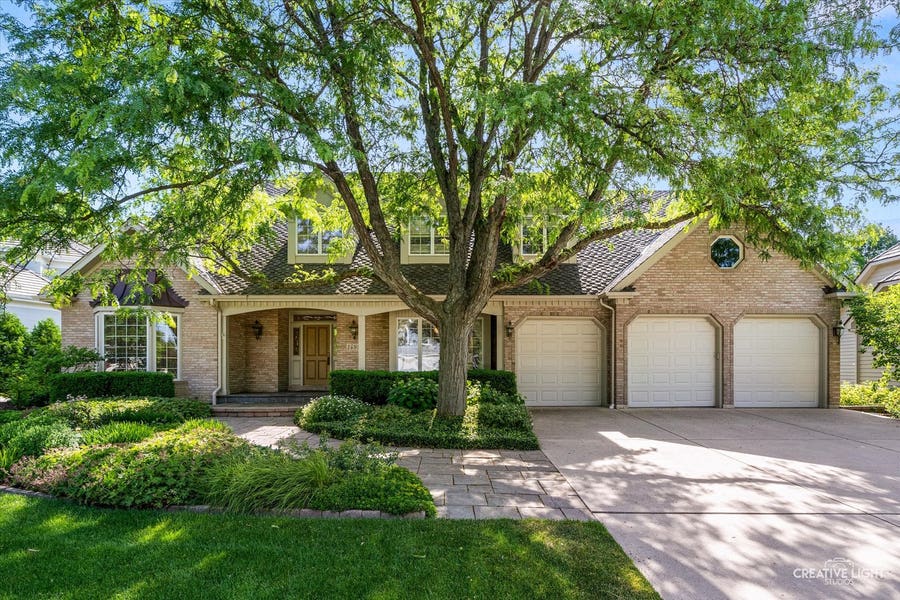 Property photo for 1495 Woodcrest Court, Aurora, IL