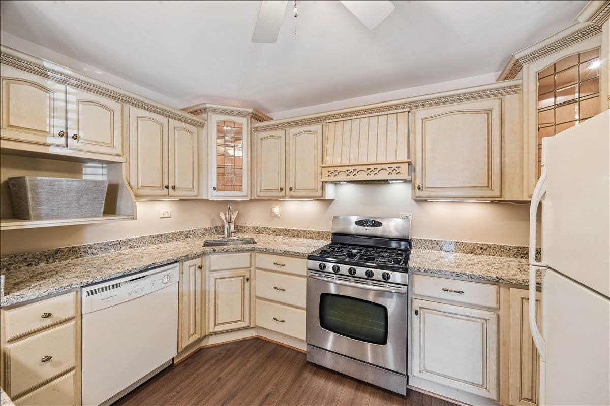 17346 Brook Crossing Court, Orland Park, IL 60467 French-country kitchen with new granite countertop
