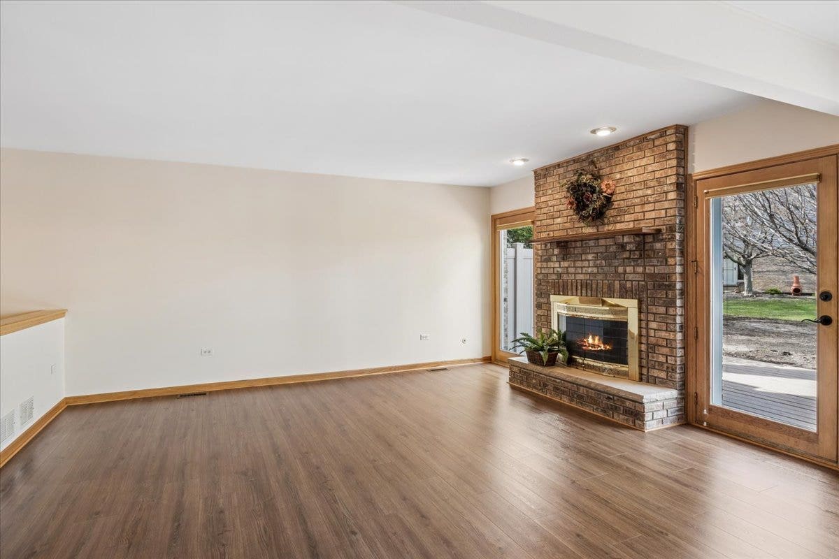 17346 Brook Crossing Court, Orland Park, IL 60467 17346 Brook Crossing Court, Orland Park, IL 60467
