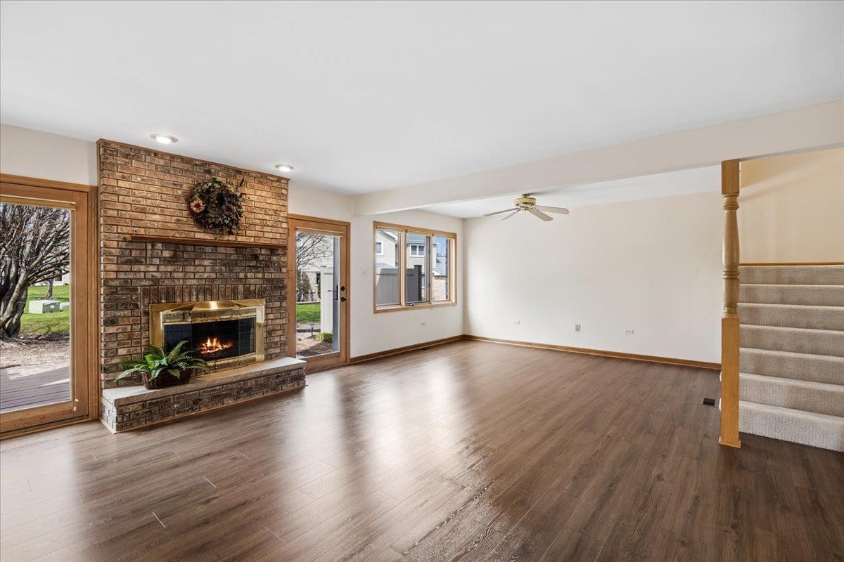 17346 Brook Crossing Court, Orland Park, IL 60467 17346 Brook Crossing Court, Orland Park, IL 60467