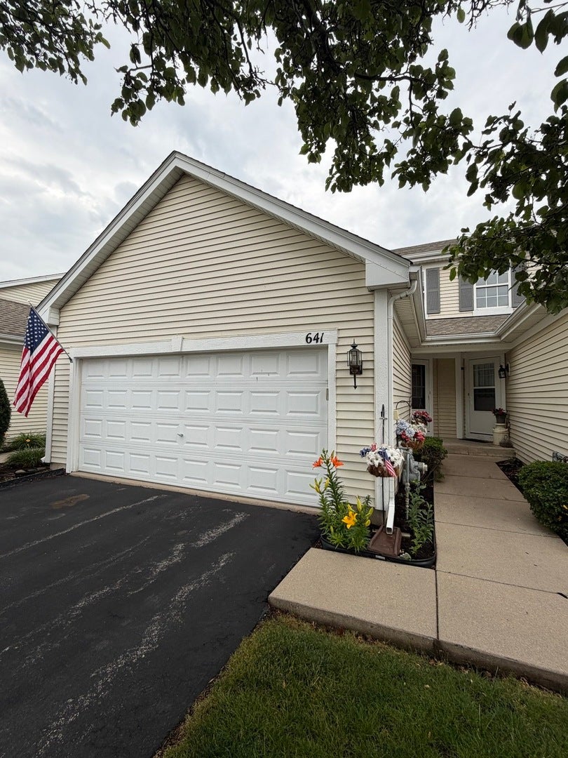 641 Chestnut Ridge, Minooka, IL 60447 641 Chestnut Ridge, Minooka, IL 60447