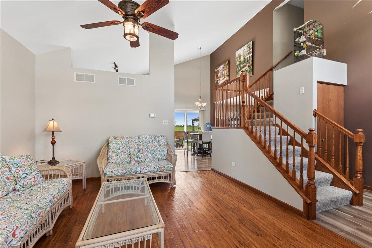 5906 Winterhaven Drive, Joliet, IL 60431 5906 Winterhaven Drive, Joliet, IL 60431