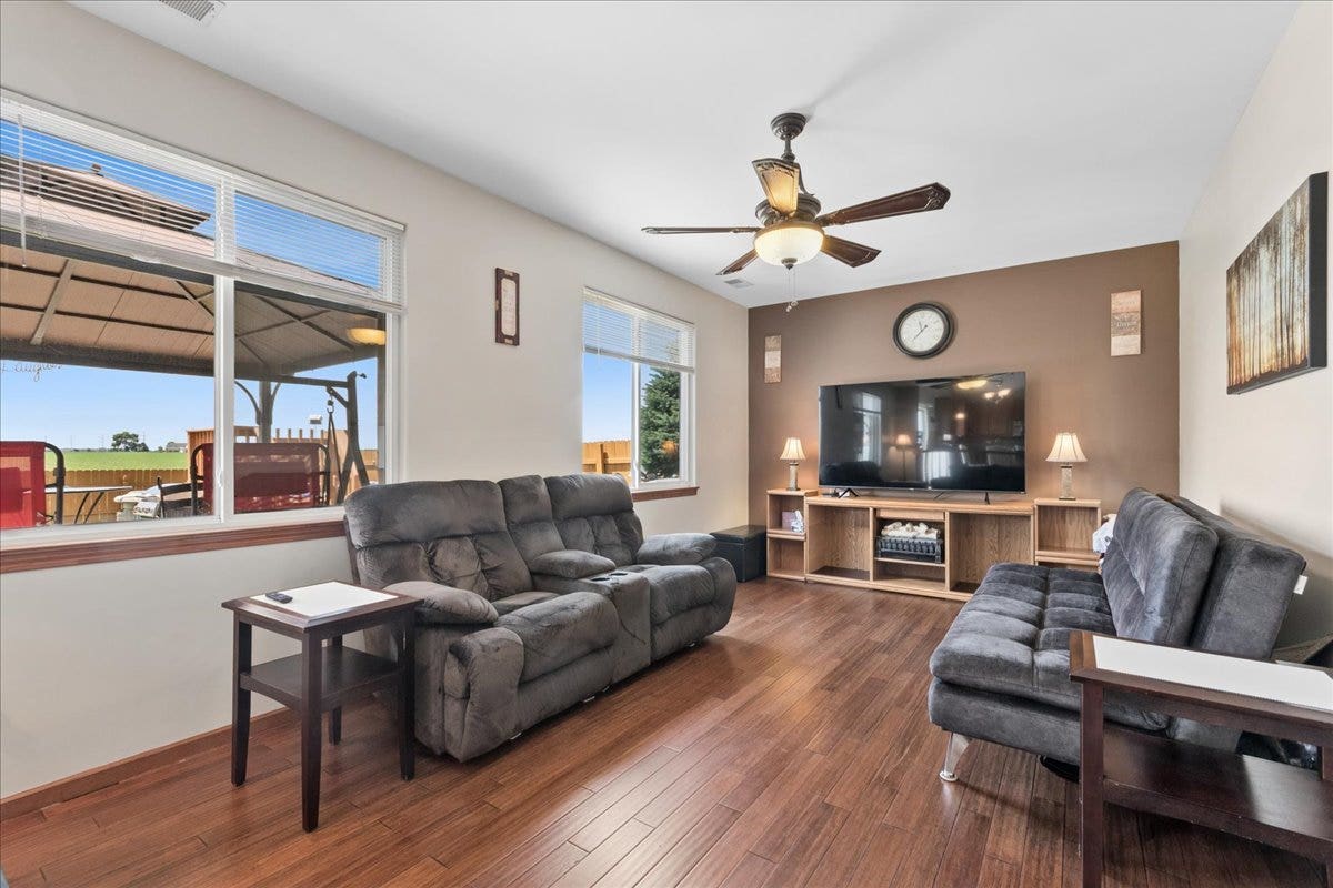 5906 Winterhaven Drive, Joliet, IL 60431 5906 Winterhaven Drive, Joliet, IL 60431