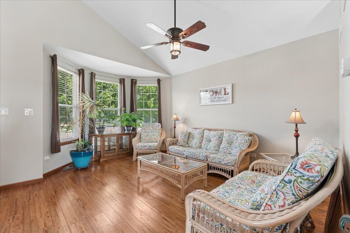 5906 Winterhaven Drive, Joliet, IL 60431 5906 Winterhaven Drive, Joliet, IL 60431