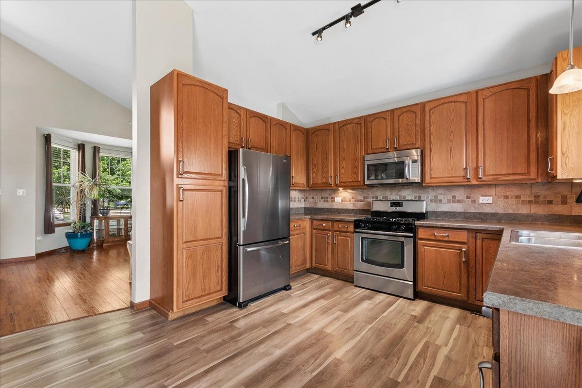 5906 Winterhaven Drive, Joliet, IL 60431 5906 Winterhaven Drive, Joliet, IL 60431
