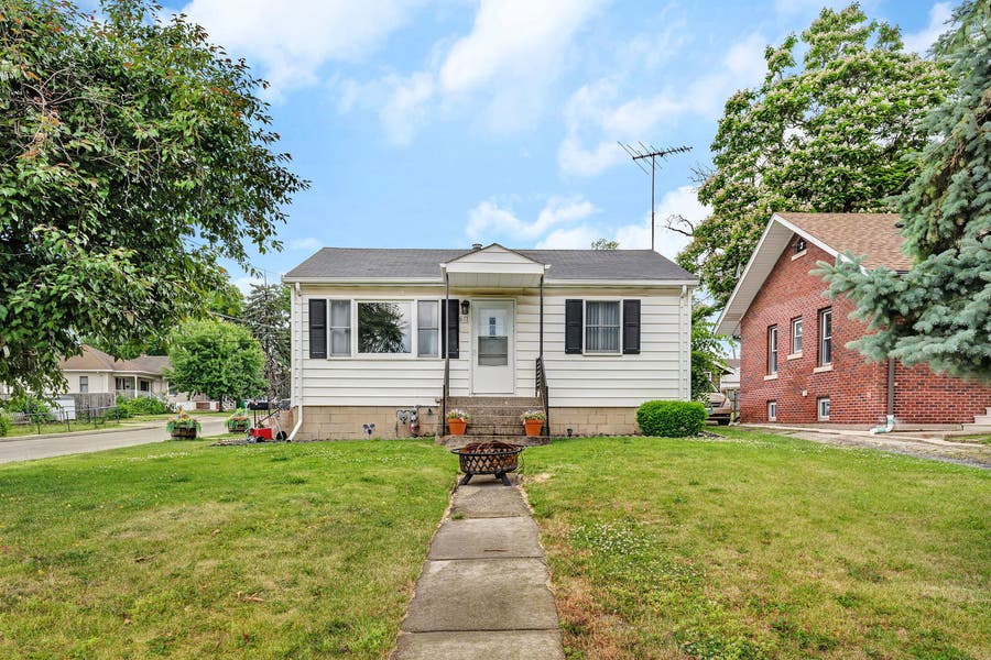 Property photo for 611 Ida Street, Joliet, IL