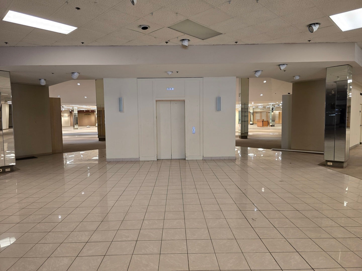 3340 Mall Loop Drive, Joliet, IL 60433 3340 Mall Loop Drive, Joliet, IL 60433