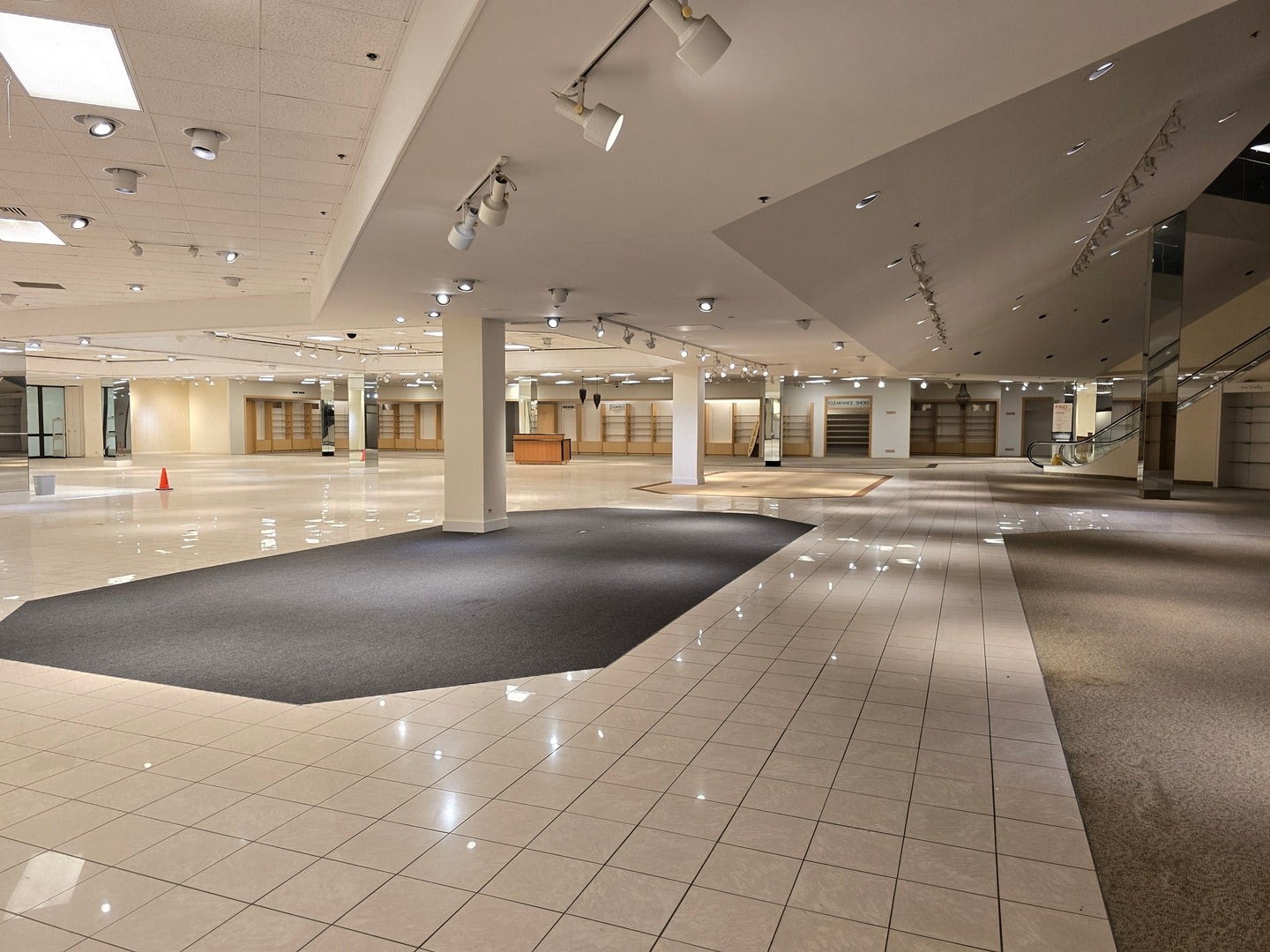 3340 Mall Loop Drive, Joliet, IL 60433 3340 Mall Loop Drive, Joliet, IL 60433