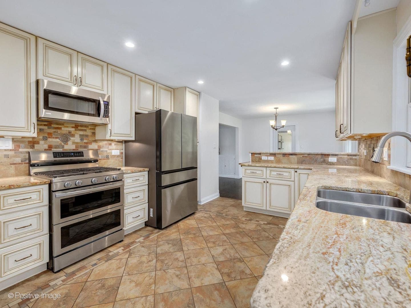 3913 Forest Avenue, Downers Grove, IL 60515