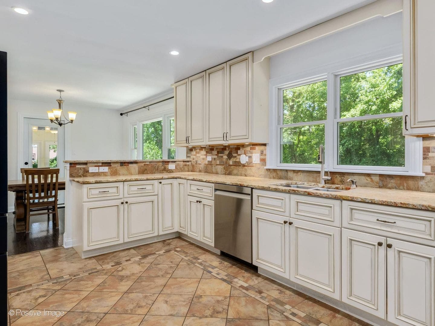 3913 Forest Avenue, Downers Grove, IL 60515