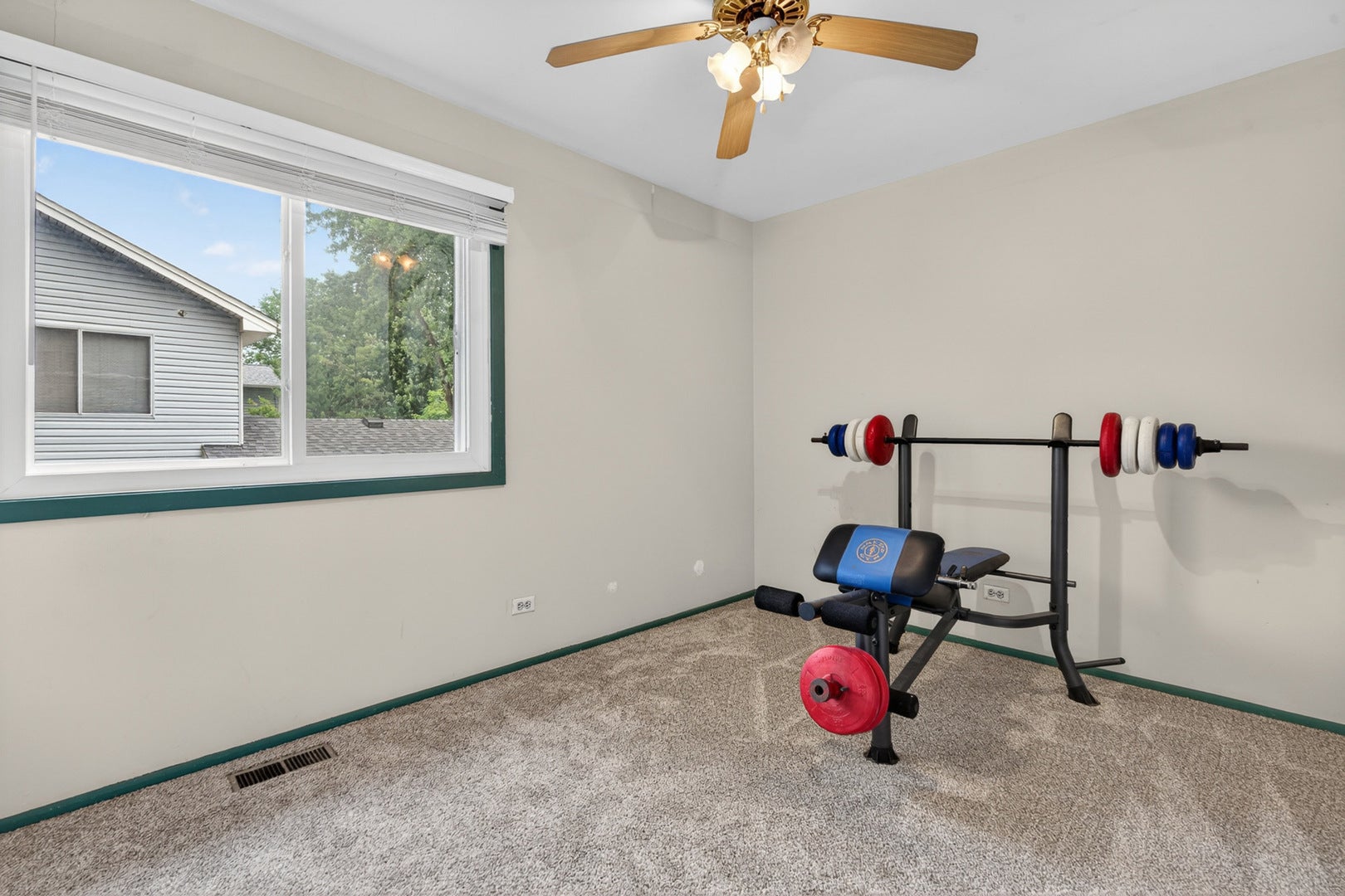 433 N Ashbury Avenue, Bolingbrook, IL 60440