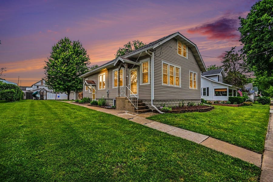 Property photo for 622 Woodward Street, Beecher, IL