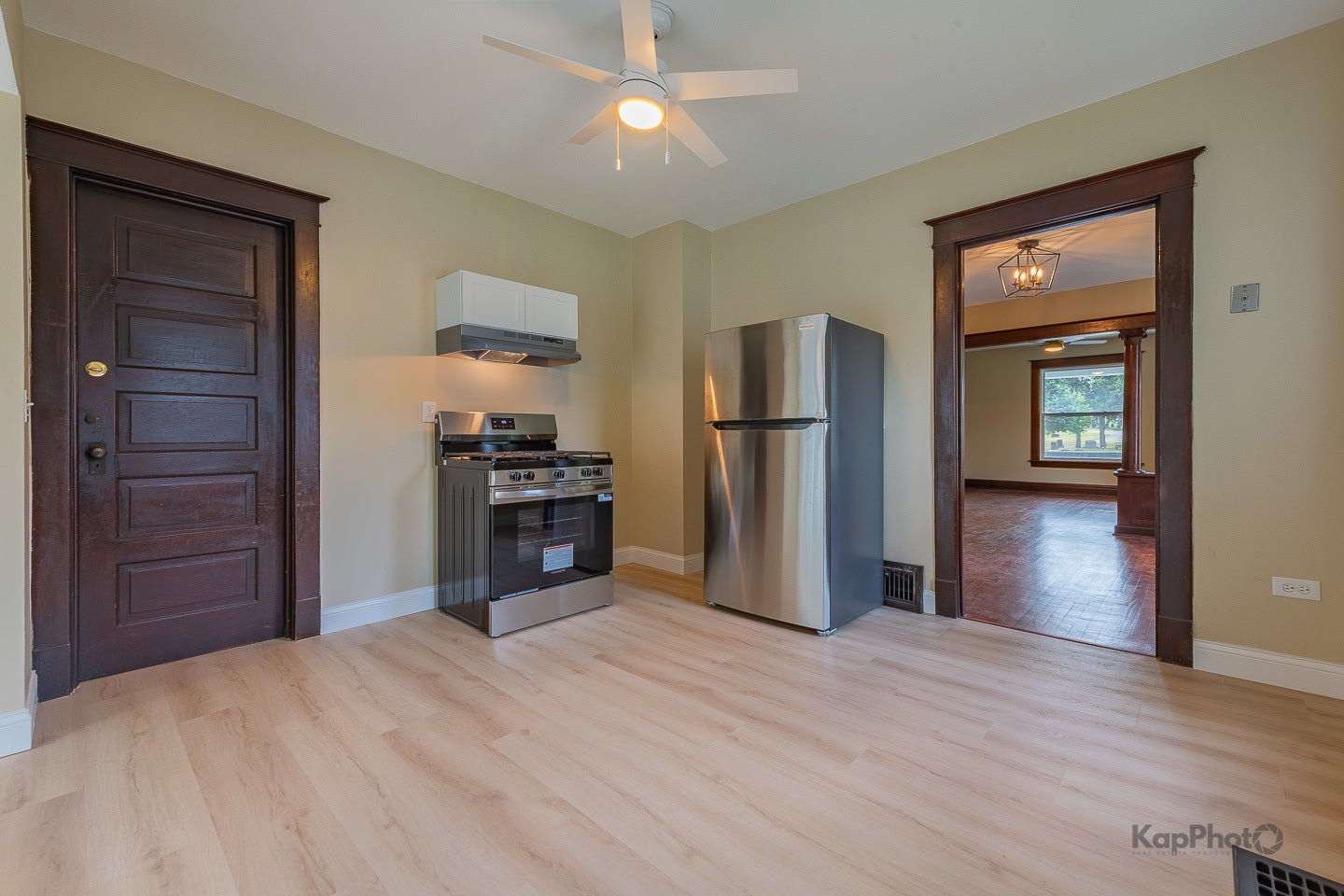 1307 E Cass Street, Joliet, IL 60432 1307 E Cass Street, Joliet, IL 60432