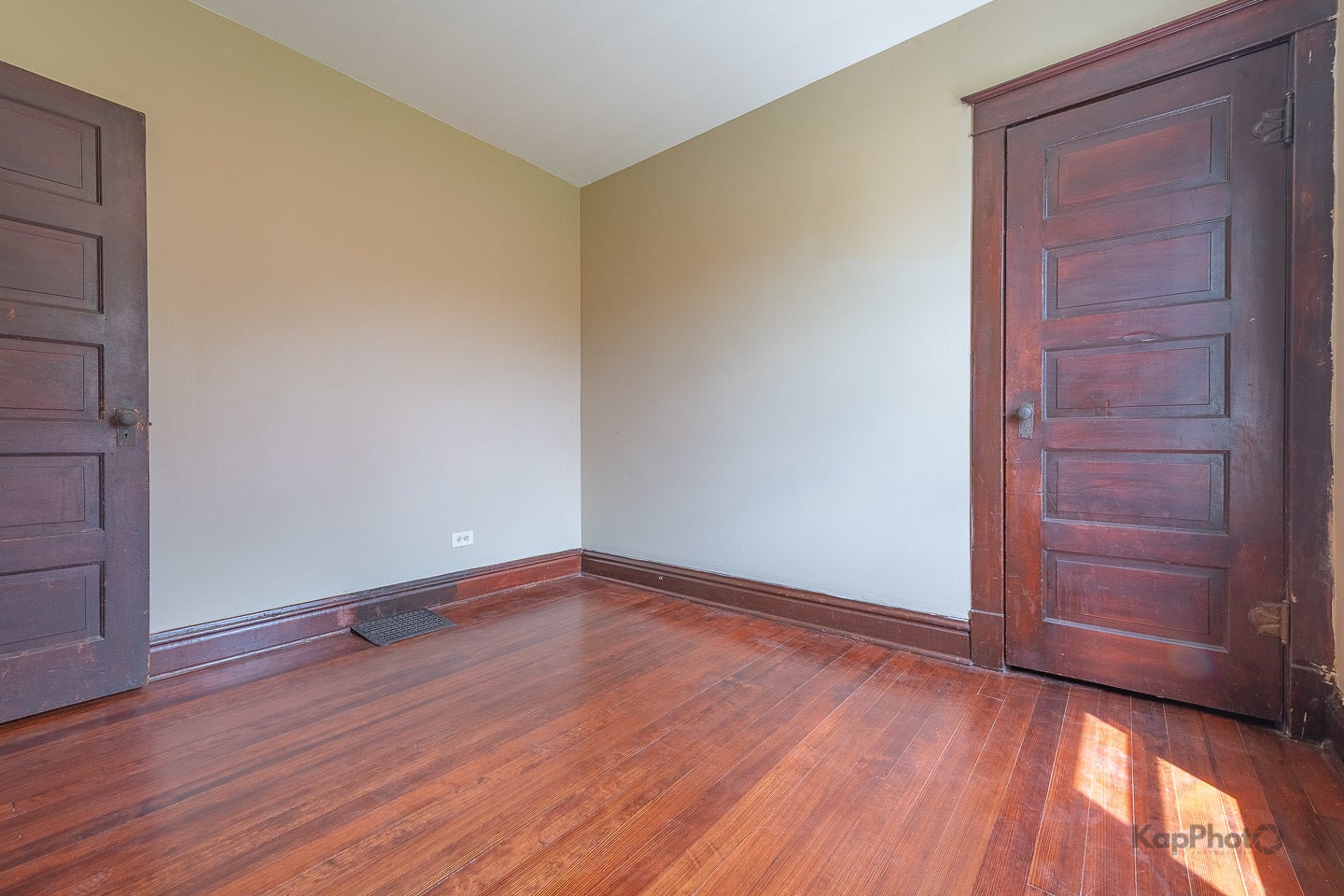 1307 E Cass Street, Joliet, IL 60432 1307 E Cass Street, Joliet, IL 60432