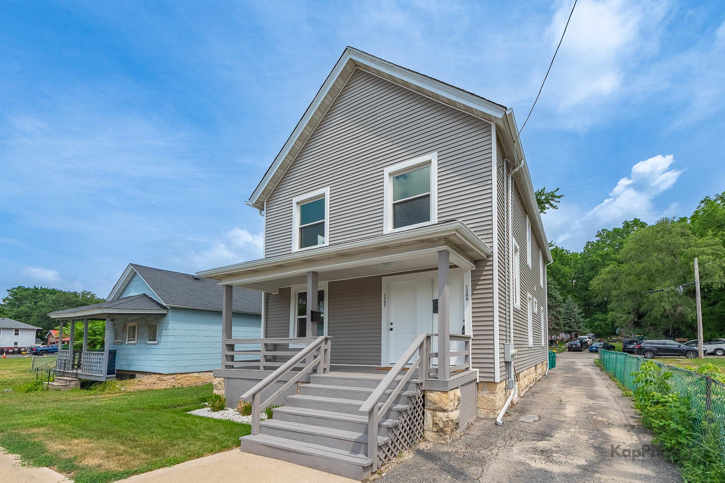 1307 E Cass Street, Joliet, IL 60432 1307 E Cass Street, Joliet, IL 60432