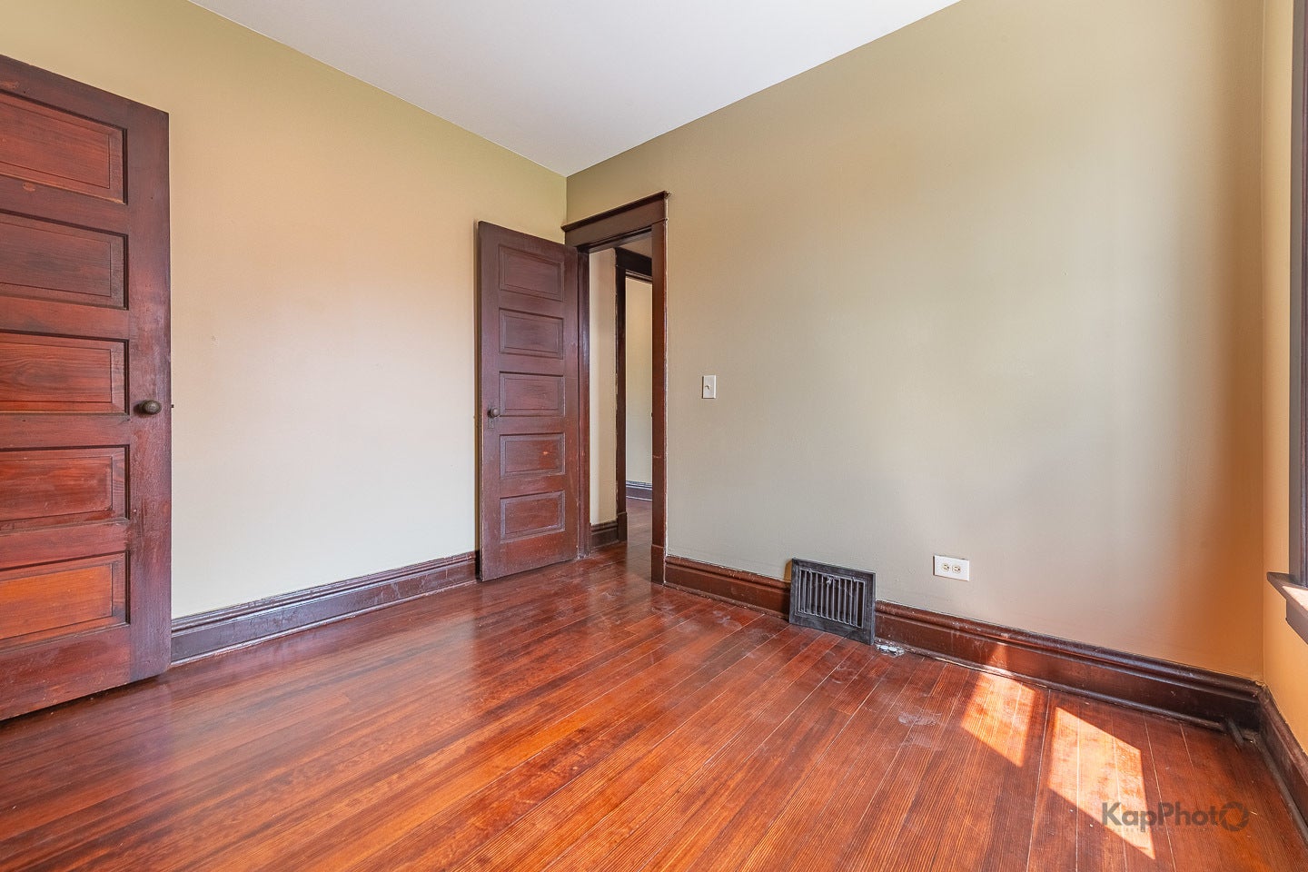 1307 E Cass Street, Joliet, IL 60432 1307 E Cass Street, Joliet, IL 60432