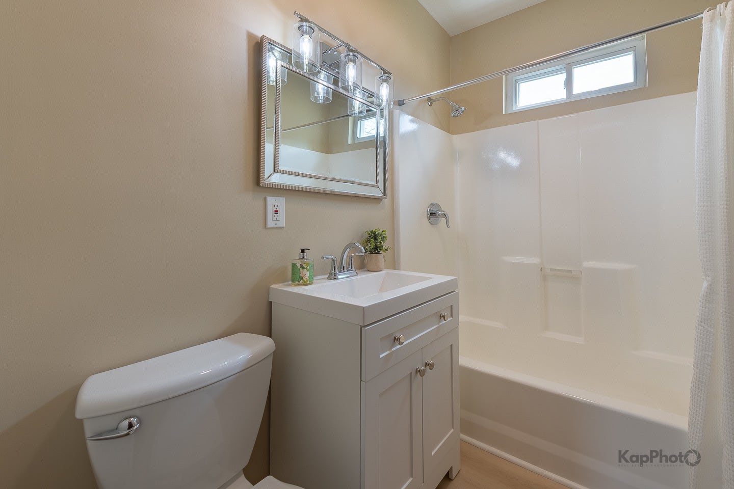 1307 E Cass Street, Joliet, IL 60432 1307 E Cass Street, Joliet, IL 60432