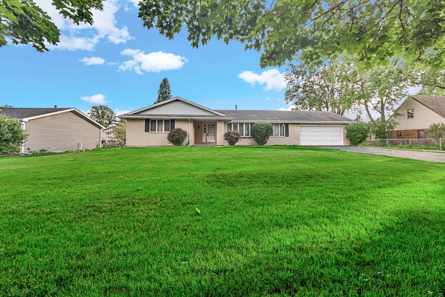 Property photo for 325 Wintree Lane, New Lenox, IL