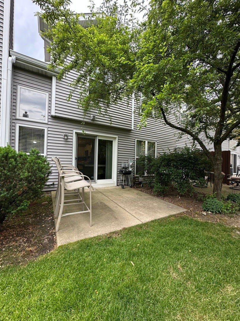 1346 Brunswick Court, Elgin, IL 60120 Patio