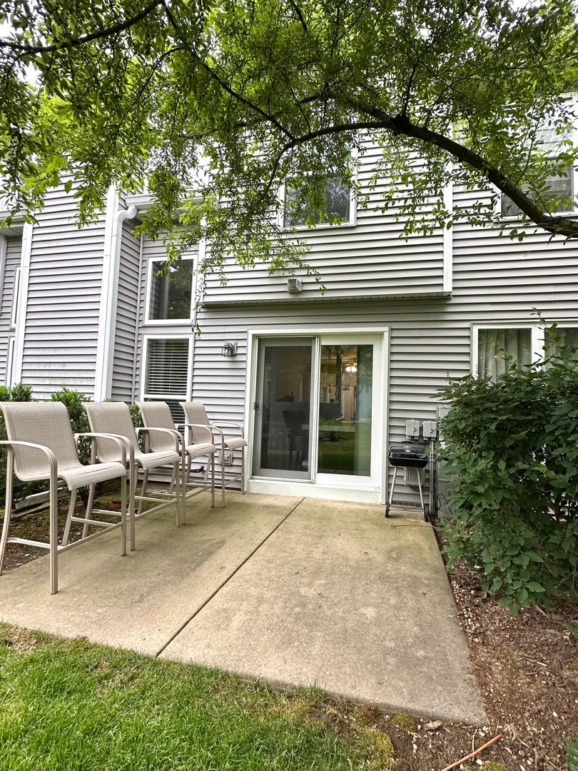 1346 Brunswick Court, Elgin, IL 60120 Patio