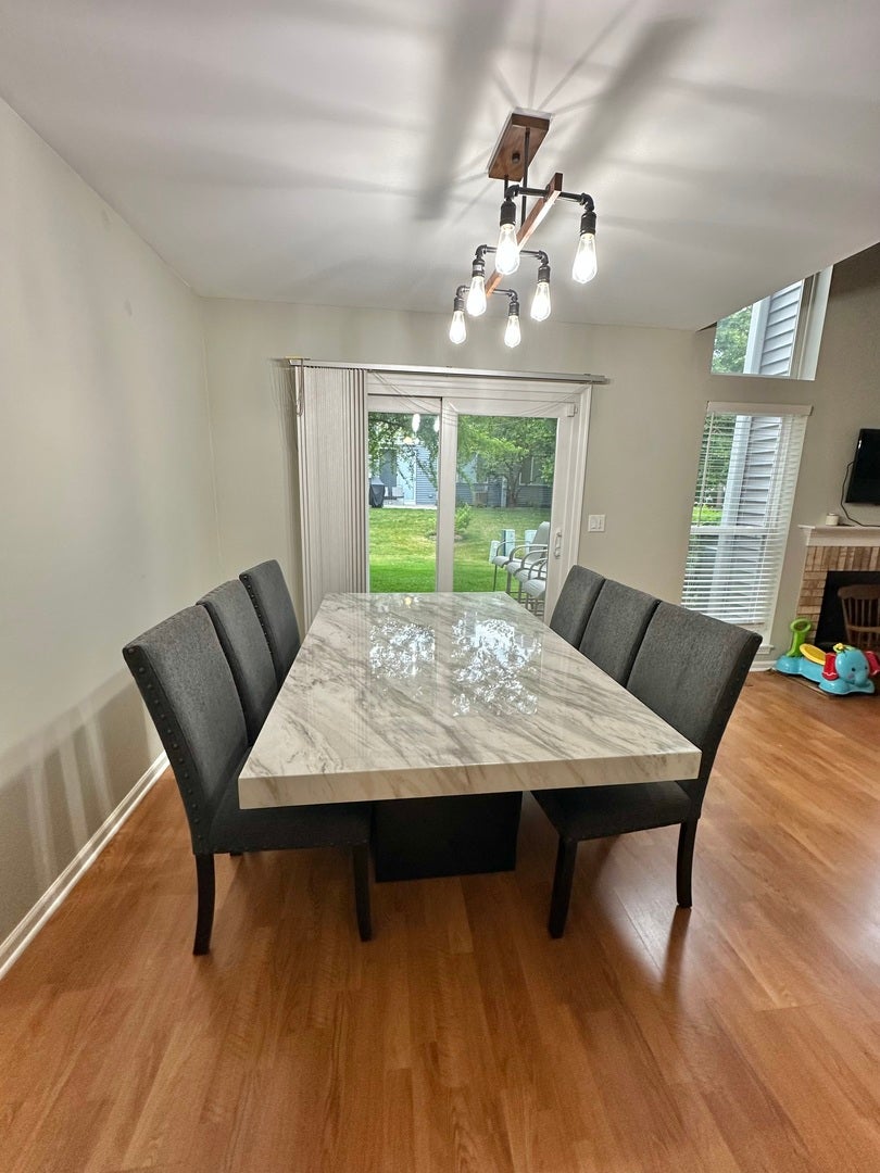 1346 Brunswick Court, Elgin, IL 60120 1346 Brunswick Court, Elgin, IL 60120