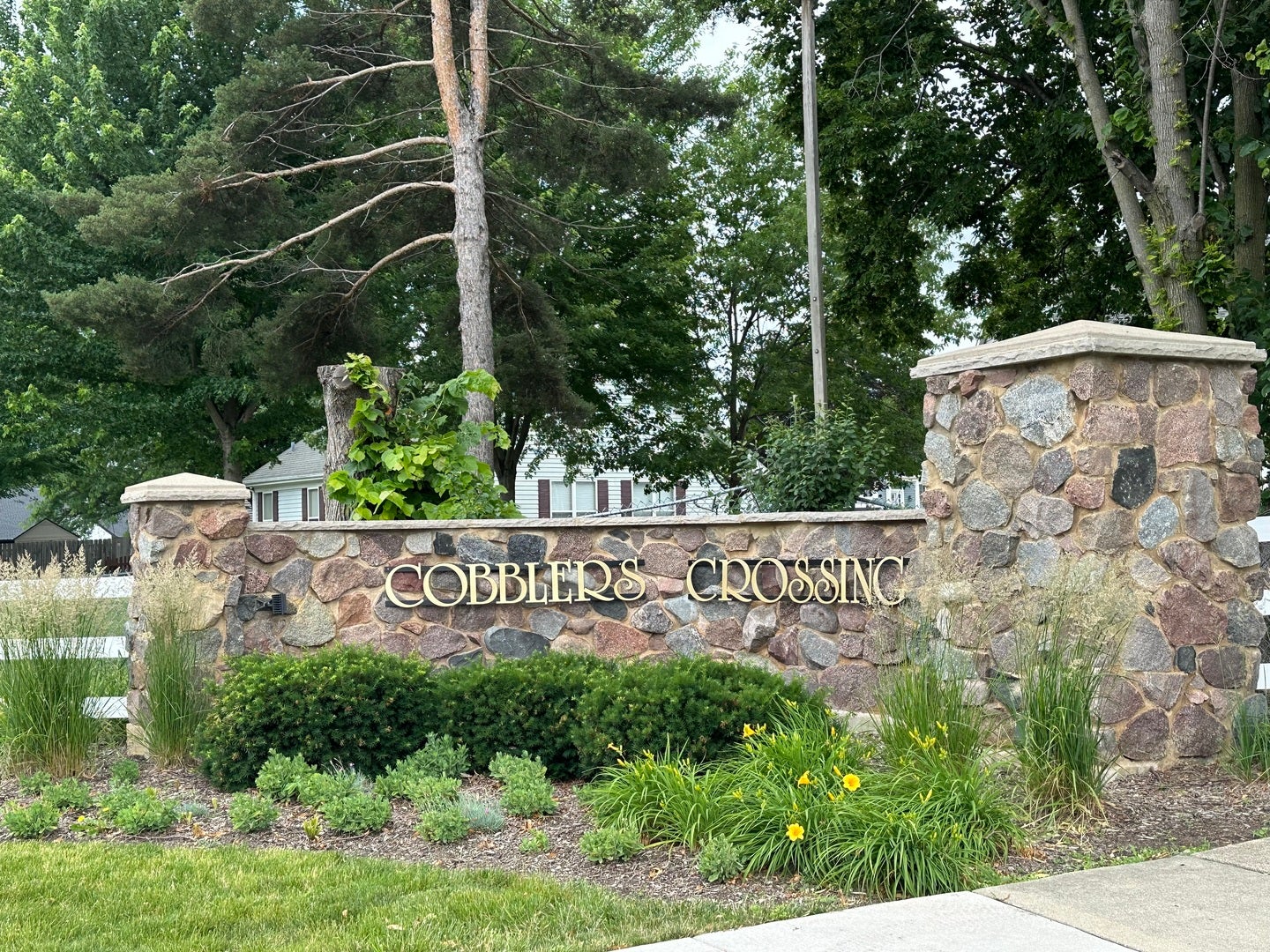 1346 Brunswick Court, Elgin, IL 60120 1346 Brunswick Court, Elgin, IL 60120