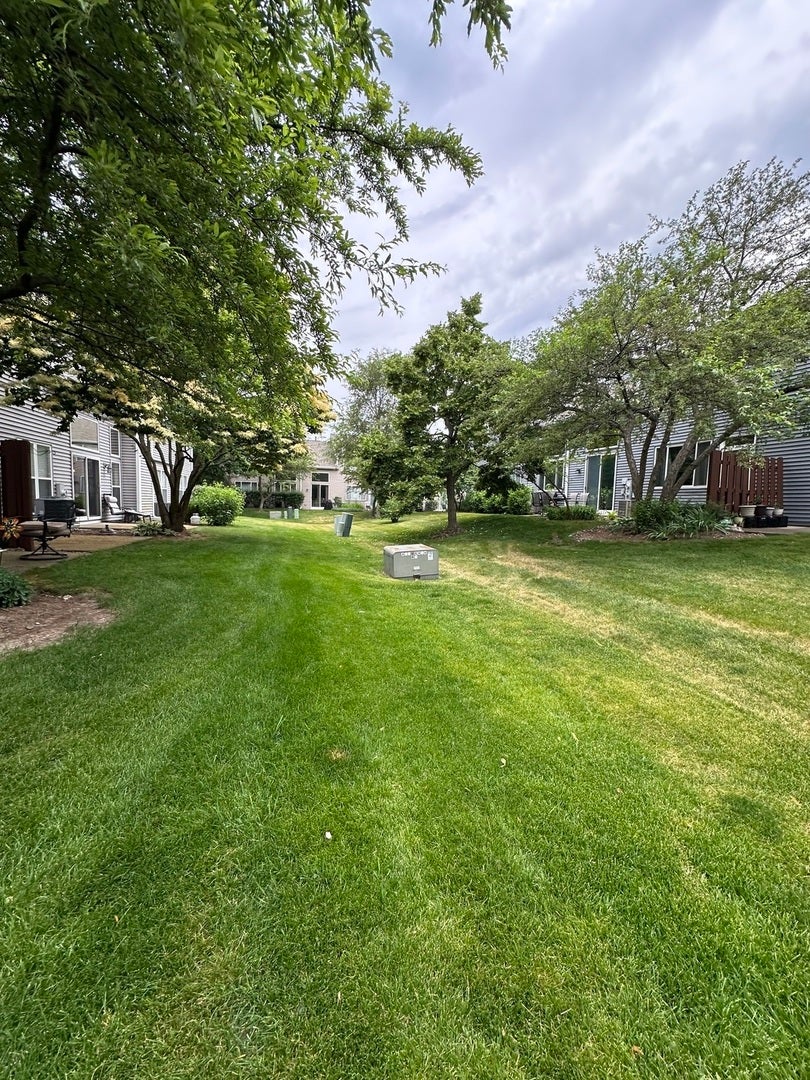 1346 Brunswick Court, Elgin, IL 60120 1346 Brunswick Court, Elgin, IL 60120